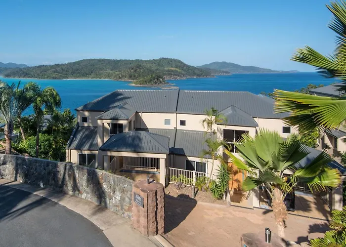 La Bella Waters 1 Wide Reaching Ocean Views And Buggy Villa Hamilton Island